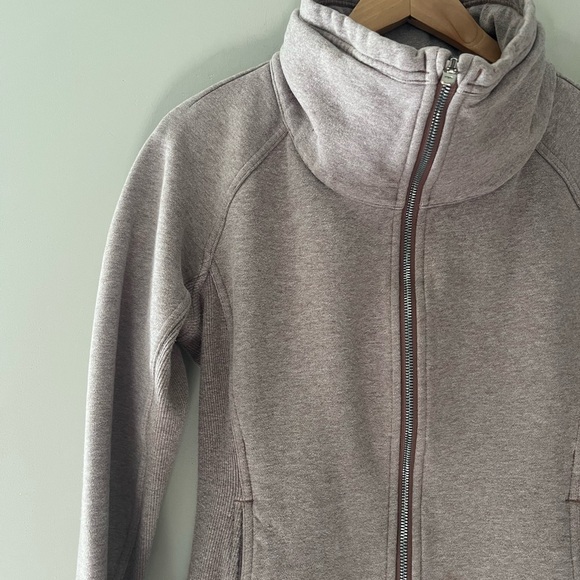 Lululemon 8 Radiant II Jacket. - Picture 3 of 4